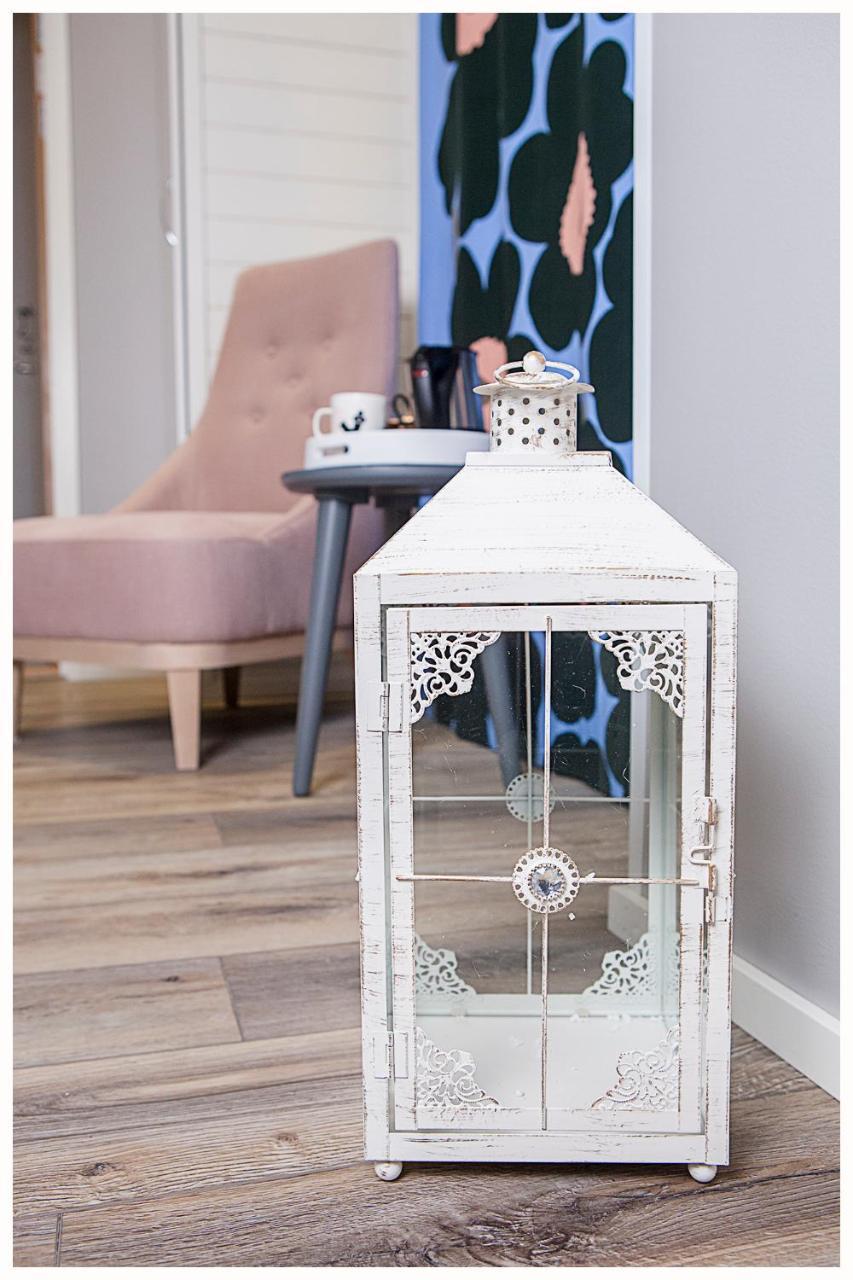 Crystal Arctic Suites Rovaniemi Extérieur photo A white lantern